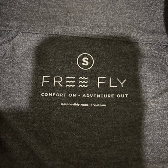 Small Free Fly half zip top - Picture 3 of 4